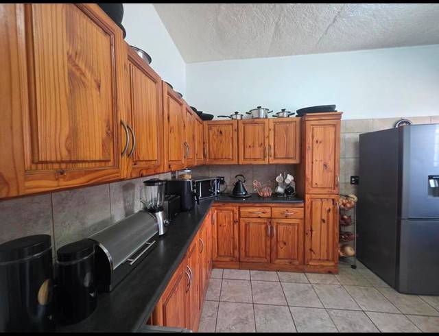 2 BEDROOM APARTMENT FOR SALE IN CRUYWAGEN PARK